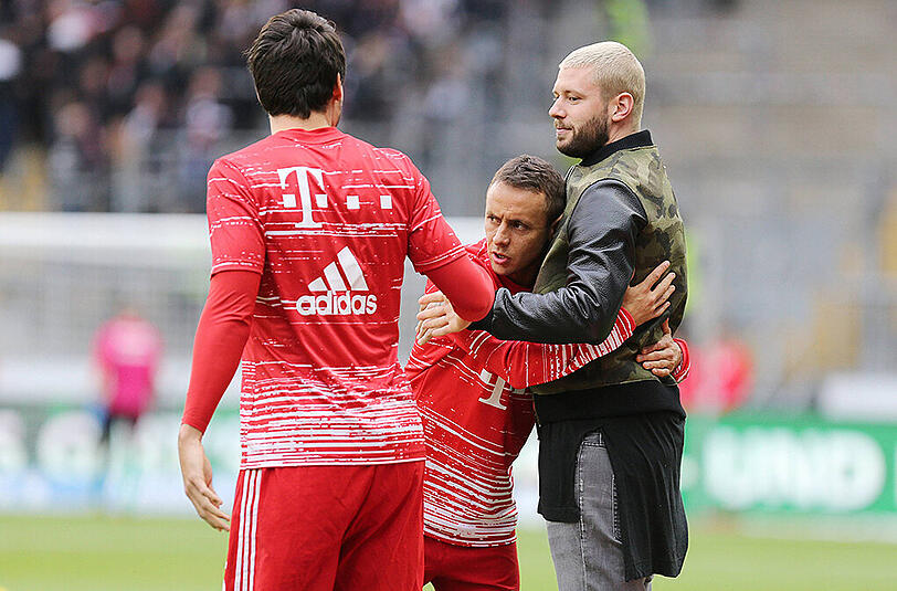 Mats Hummels und Rafinha nahmen Anteil am Schicksal von Frankfurts Marco Russ
