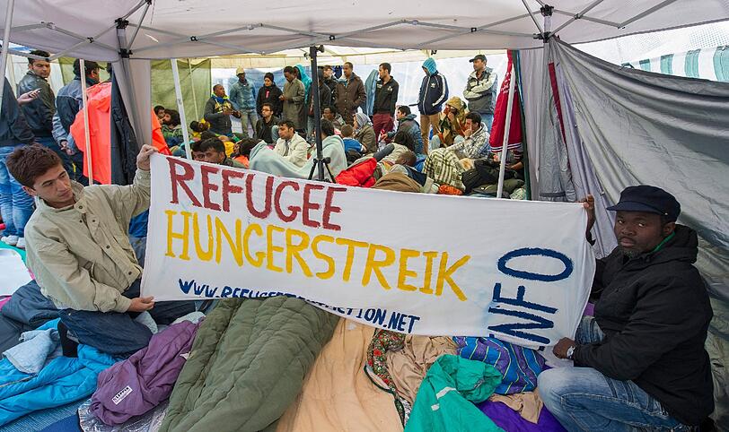 Flüchtlinge protestieren am 24.06.2013 am Rindermarkt mit einem Hungerstreik für die Anerkennung ihrer Asylanträge.
