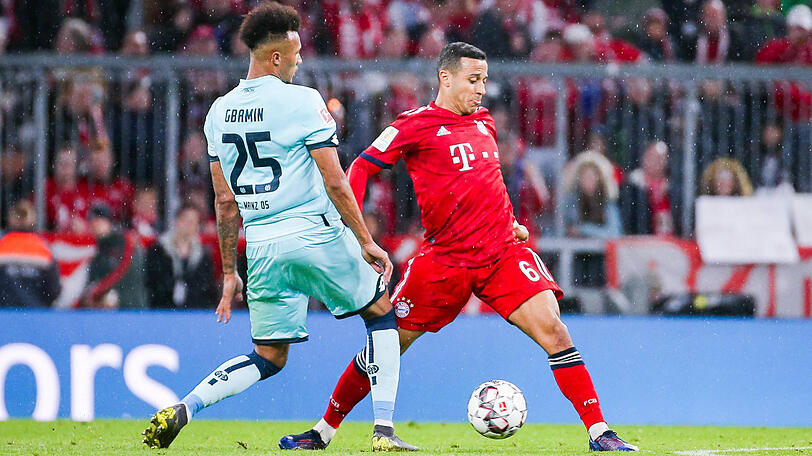 THIAGO - NOTE 3: Klärte auch mal per Kopf im eigenen Sechzehner (5.). Ausgangspunkt der meisten Bayern-Angriffe. Verlor vorm 3:0 den Ball, eroberte ihn zurück und spielte dann einen Traumpass auf Coman.