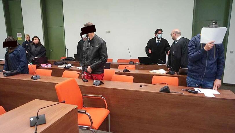 Die Angeklagten im Betrugsprozess. Die Angeklagten im Betrugsprozess.