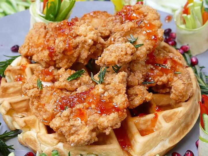 Ein "Backhendl"-Gericht von Star-Koch Wolfgang Puck.