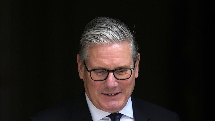 Tief in der Krise: Der britische Premierminister Keir Starmer. (Archivbild) Tief in der Krise: Der britische Premierminister Keir Starmer. (Archivbild)