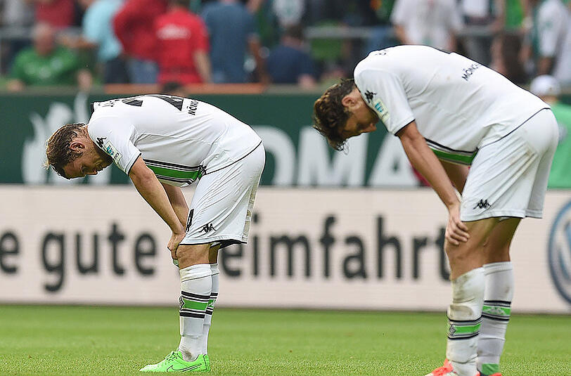 Ausgerechnet die Champions League soll die angeknacksten Gladbacher - hier Tony Jantschke und Roel Brouwers (rechts) - wieder aufrichten.