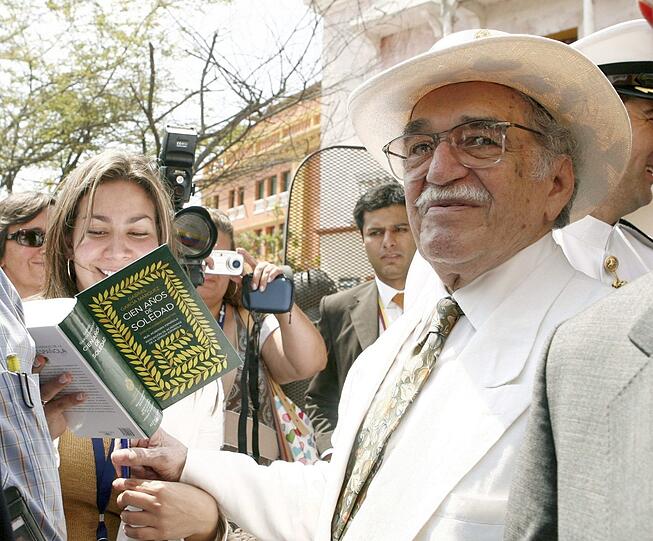Gabriel García Márquez präsentiert 2007 in Mexiko eine Sonderausgabe von "Hundert Jahre Einsamkeit"