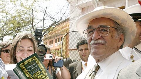 Gabriel García Márquez präsentiert 2007 in Mexiko eine Sonderausgabe von "Hundert Jahre Einsamkeit"