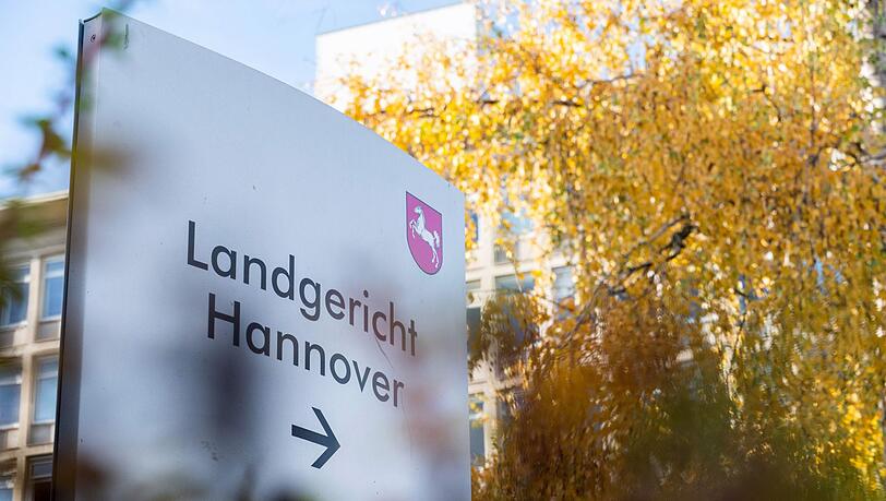 Ein Arzt der Medizinischen Hochschule Hannover soll schwer kranke Patienten getötet haben - dafür muss er vor Gericht. (Symbolbild) Ein Arzt der Medizinischen Hochschule Hannover soll schwer kranke Patienten getötet haben - dafür muss er vor Gericht. (Symbolbild)