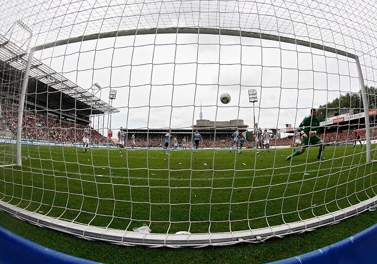 Das Kult-Match: 1860 gegen St. Pauli - Die besten Bilder vom Spiel