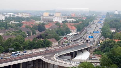 Ab 24. Mai ist die östliche Hälfte des Tatzelwurms befahrbar, dann beginnen die Bauarbeiten am westlichen Teil. Ab 24. Mai ist die östliche Hälfte des Tatzelwurms befahrbar, dann beginnen die Bauarbeiten am westlichen Teil.
