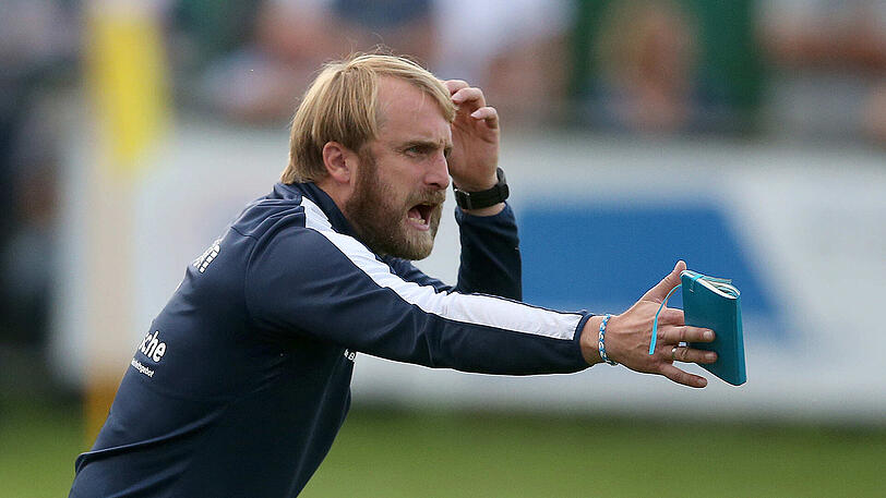 Zu viel Druck für seine junge Mannschaft: Löwen-Trainer Daniel Bierofka beschwert sich über die Erwartungshaltung aus dem Umfeld.