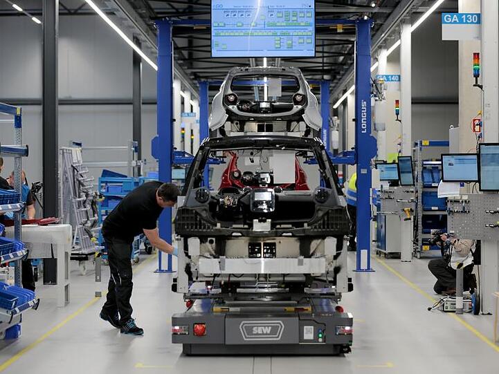 Produktion beim Elektroauto-Hersteller e.Go in Aachen.