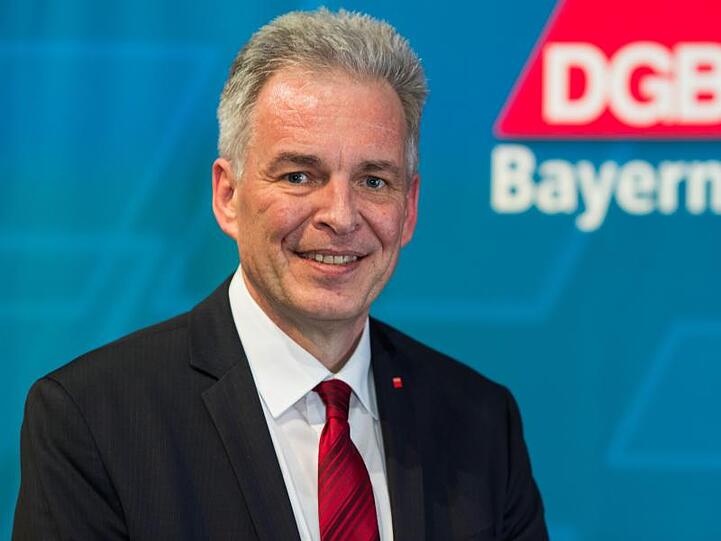 Der bayerische DGB-Vorsitzende Matthias Jena. Foto: Daniel Karmann/dpa