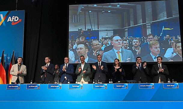 Neugründung der AfD-Jugendorganisation in Gießen: Das Bild zeigt den neuen Bundesvorstand. Neugründung der AfD-Jugendorganisation in Gießen: Das Bild zeigt den neuen Bundesvorstand.
