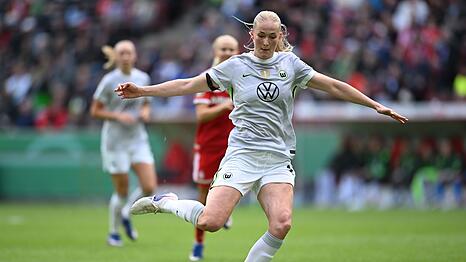 Camilla K&uuml;ver und Wolfsburg fordern den FC Bayern. (Archivbild)