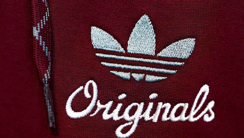 Große Sportmarken wie Adidas eröffnen immer mehr eigene Shops - das macht Sportgeschäften zu schaffen. Große Sportmarken wie Adidas eröffnen immer mehr eigene Shops - das macht Sportgeschäften zu schaffen.