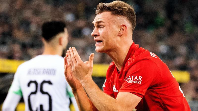 Joshua Kimmich hadert mit dem Spiel der Bayern im Borussia-Park. Joshua Kimmich hadert mit dem Spiel der Bayern im Borussia-Park.