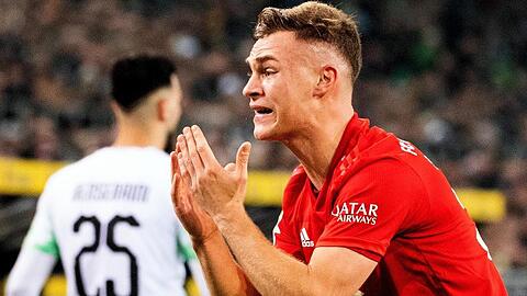 Joshua Kimmich hadert mit dem Spiel der Bayern im Borussia-Park.