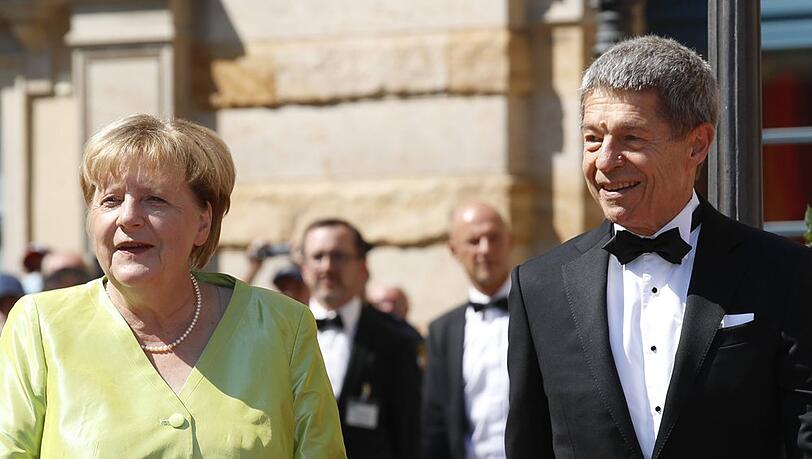 Angela Merkel und Prof. Dr. Joachim Sauer lieben Richard Wagner und die Bayreuther Festspiele, die sie fast jedes Jahr gemeinsam besuchen.