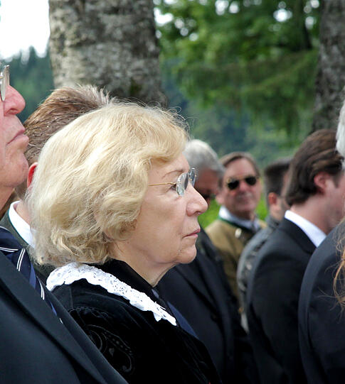 Trauert gemeinsam mit der Familie Roiderer: Theres Wildmoser, die Witwe des Ex-1860-Patriarchen.