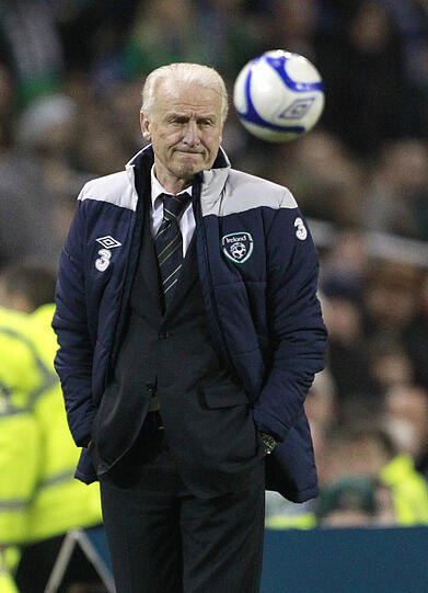 Giovani Trapattoni hat Irland erstmals seit langer Zeit wieder zu einem großen Turnier geführt - kurios: Seine Weiterbeschäftigung als Coach der Iren steht dennoch in Frage. Ob er Irland also tatsächlich als Coach nach Polen und die Ukraine begleitet, ist noch offen.