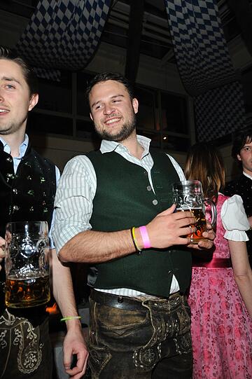 "Ozapft is'" - sehen Sie hier die Bilder der Wiesn-Halbzeitsause im Franziskaner...