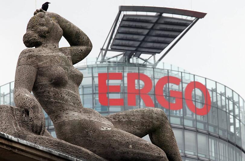 Erotik in Stein gemeißelt: Damit gaben sich die Ergo-Vertreter nicht zufrieden &ndash; ihnen ging's um fleischliche Lust.