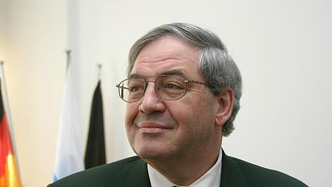 Die CSU und Fraktionsvize Hans Podiuk haben sich für den Tierschutzbund ins Zeug gelegt. Der will ein Pferdeschutz- und Informationszentrum im Isarland errichten &ndash; mit Gnadenhof, therapeutischem Reiten und der Ausbildung von Behinderten. Aber im Stadtrat prallen die Interessen aufeinander