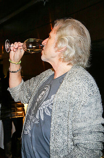 Genoss ein Glaserl Wein und verschwand nach fünf Minuten wieder.