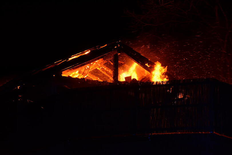 Am frühen Freitagmorgen ist es zu einem Brand in Schalkham im Landkreis Landshut gekommen.