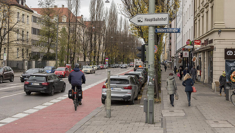 Radstreifen an der Lindwurmstraße.