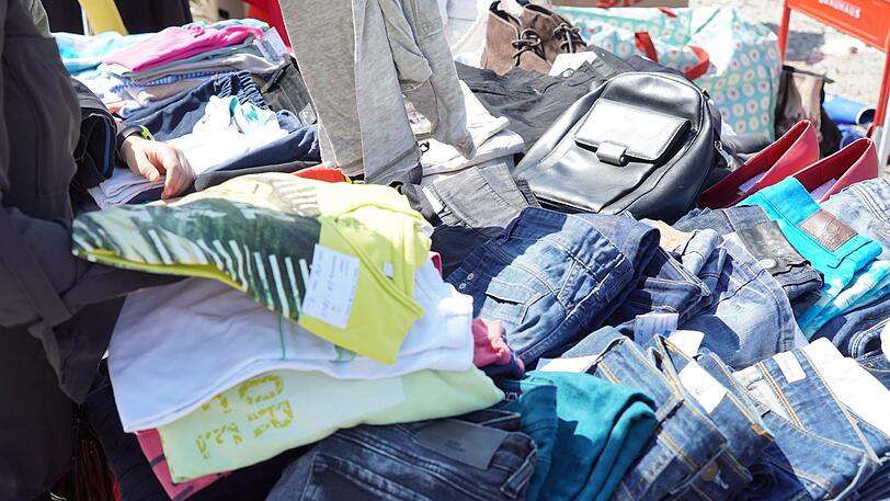 Von Ramsch bis Kult: Der Flohmarkt auf der Theresienwiese bietet für Jäger und Sammler eine große Auswahl.