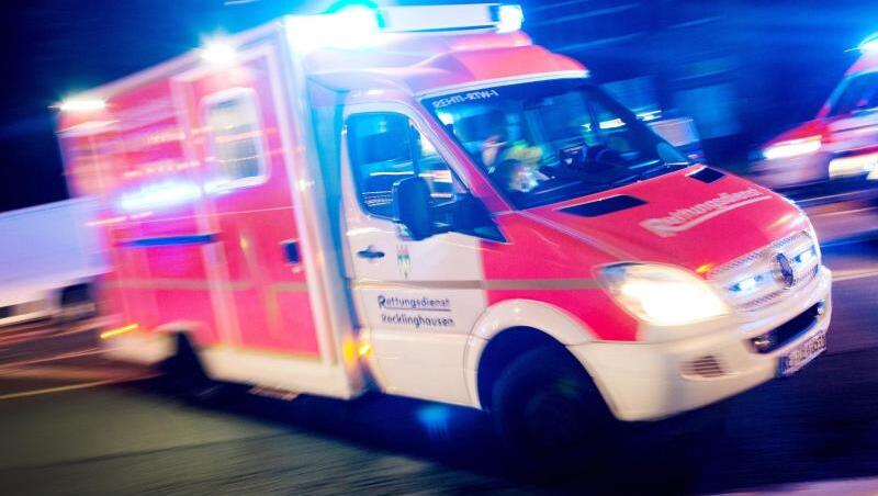 Bei einem Unfall in der Auenstraße wurde eine Fußgängerin schwer verletzt. (Symbolbild)