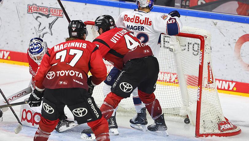 Patrick Hager (hinten) erarbeitet, erzwingt das Führungstor für den EHC in Köln. Schon gegen Mannheim hatte er so getroffen. Patrick Hager (hinten) erarbeitet, erzwingt das Führungstor für den EHC in Köln. Schon gegen Mannheim hatte er so getroffen.