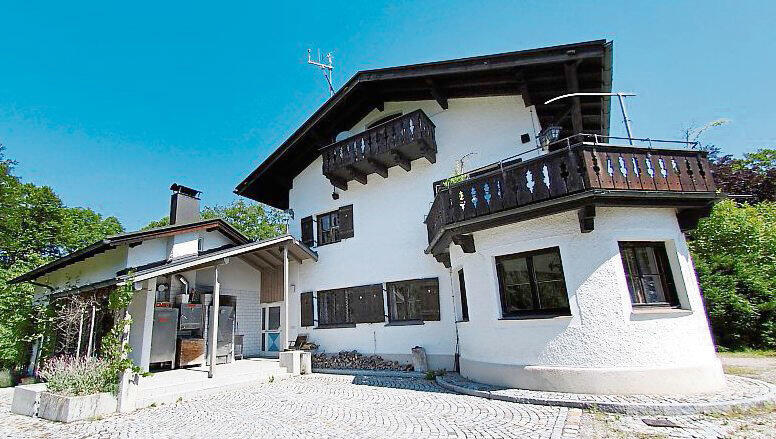 Die stattliche Villa mit Badehaus am See, in der einst der Sänger und Schauspieler Hans Albers mit seiner Partnerin gelebt hat, soll nach dem Wunsch eines Münchner Vereins ein Erinnerungsort und Begegnungszentrum werden.