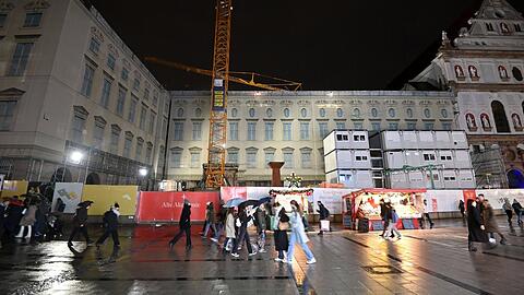 Was sind schon 200 Millionen Euro plus X? Viele Investoren sind offenbar heiß auf die Alte Akademie, die eine noch nicht mal halbfertige Baustelle ist. Vor zehn Jahre kostete das einstige Jesuitenkolleg 230 Millionen Euro.