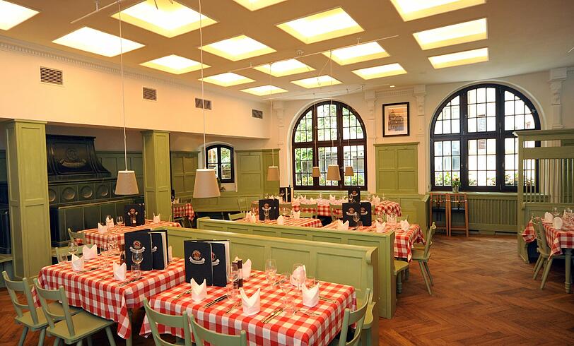 Das Paulaner Bräuhaus am Kapuzinerplatz erstrahlt in neuem Glanz. Am 10. Juli ist offizielle Eröffnung.