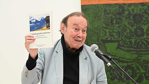 Lothar Schirmer bei der Vorstellung des Katalogs zum ersten Teil der Ausstellung seiner Sammlung
