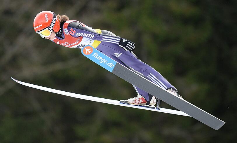 15 Jahre jung ist die deutsche Skispringerin Gianina Ernst. Sie ist damit nicht nur die jüngste deutsche Teilnehmerin in Sotschi, sondern die jüngste Athletin überhaupt in Russland!