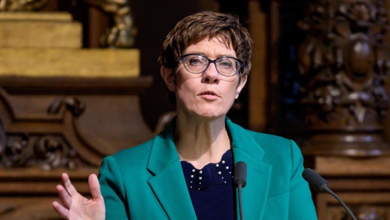 Annegret Kramp-Karrenbauer sieht eine "große Schuld" bei der katholischen Kirche im Missbrauchsskandal. Annegret Kramp-Karrenbauer sieht eine "große Schuld" bei der katholischen Kirche im Missbrauchsskandal.