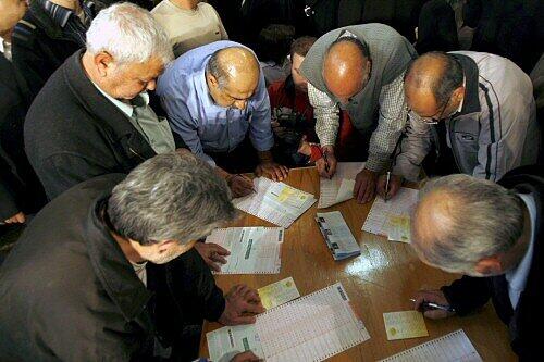 Die Konservativen erhielten im Iran die meisten Stimmen (hier Wähler in Teheran)