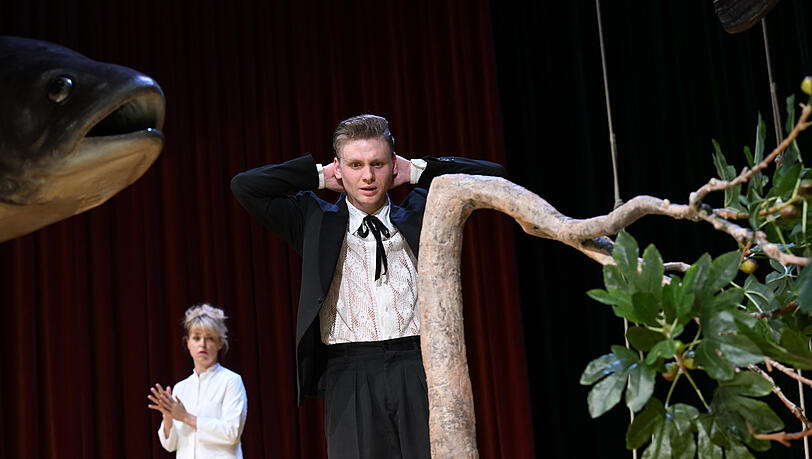 Lisa Wagner und Johannes Nussbaum in Yasmina Rezas "James Brown trug Lockenwickler"