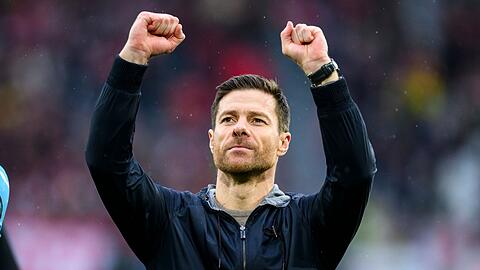 Xabi Alonso bleibt über den Sommer hinaus in Leverkusen.