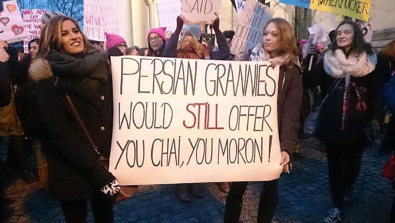 Titel des Plakats: "Persian grannies would still offer you chai, you moron" Titel des Plakats: "Persian grannies would still offer you chai, you moron"