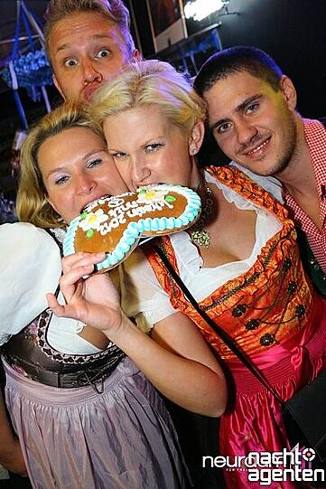 Im neuraum findet derzeit ein After-Wiesn-Showmarathon statt: "16 Tage Wies&rsquo;n - 16 Tage neuraum". Mehr Bilder unter www.nachtagenten.de