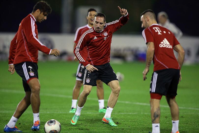 Weitere Bilder vom ersten Training des FC Bayern aus dem Trainingslager in Doha.