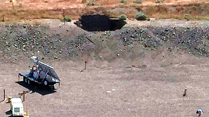 Ein sechs mal sechs Meter großer Erdeinbruch auf dem Gelände der "Hanford Nuclear Reservation".