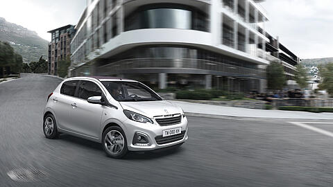 Der Peugeot 108 tritt wie seine nahen Verwandten Citroen C1 und Toyota Aygo in der Kleinstwagen-Klasse an.