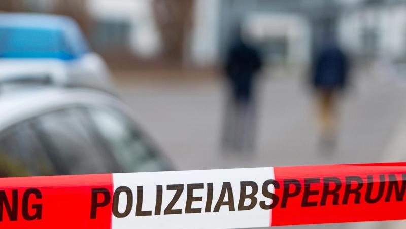 Ein Polizeiabsperrband vor einem Polizeiwagen. Foto: Marc Tirl/ZB/dpa/Symbolbild Ein Polizeiabsperrband vor einem Polizeiwagen. Foto: Marc Tirl/ZB/dpa/Symbolbild