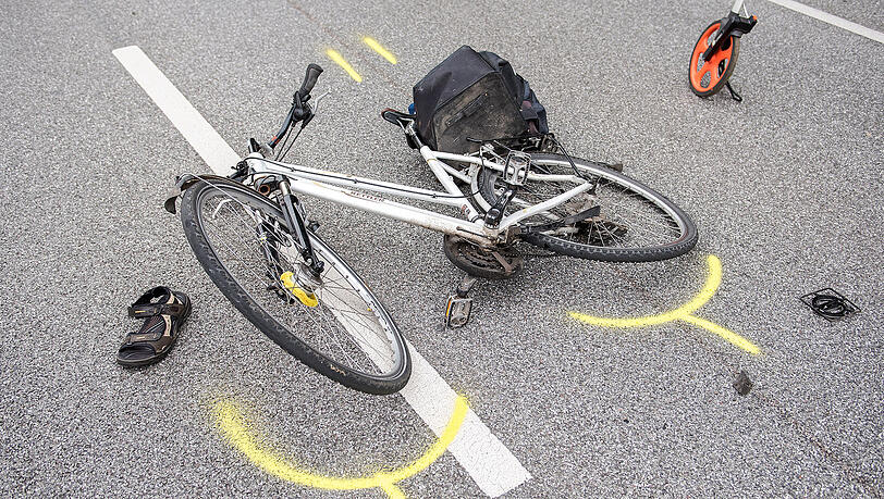 Eine Frau erlitt bei einem Fahrradunfall in Ismaning schwere Verletzungen. (Symbolbild) Eine Frau erlitt bei einem Fahrradunfall in Ismaning schwere Verletzungen. (Symbolbild)