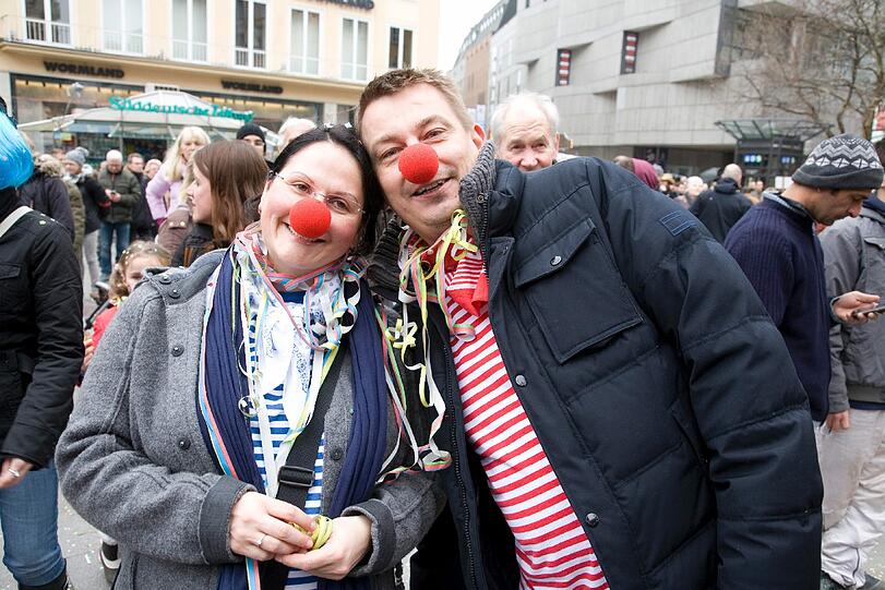 Buntes Treiben am Faschingssonntag in der Innenstadt