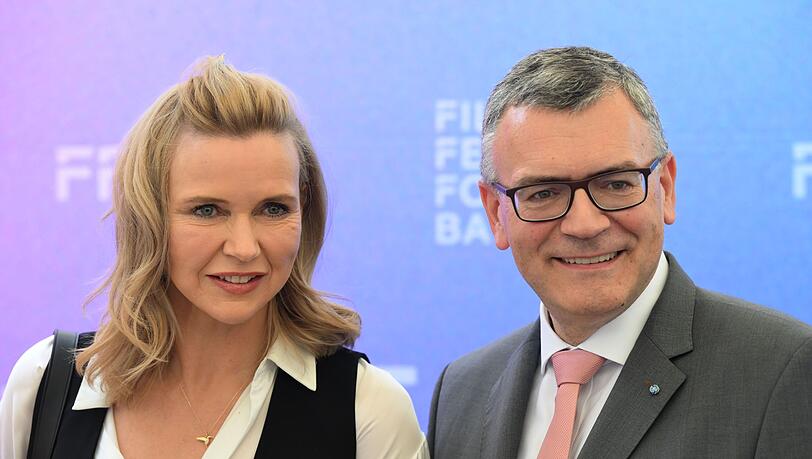 Schauspielerin Veronica Ferres und Minister Florian Herrmann.